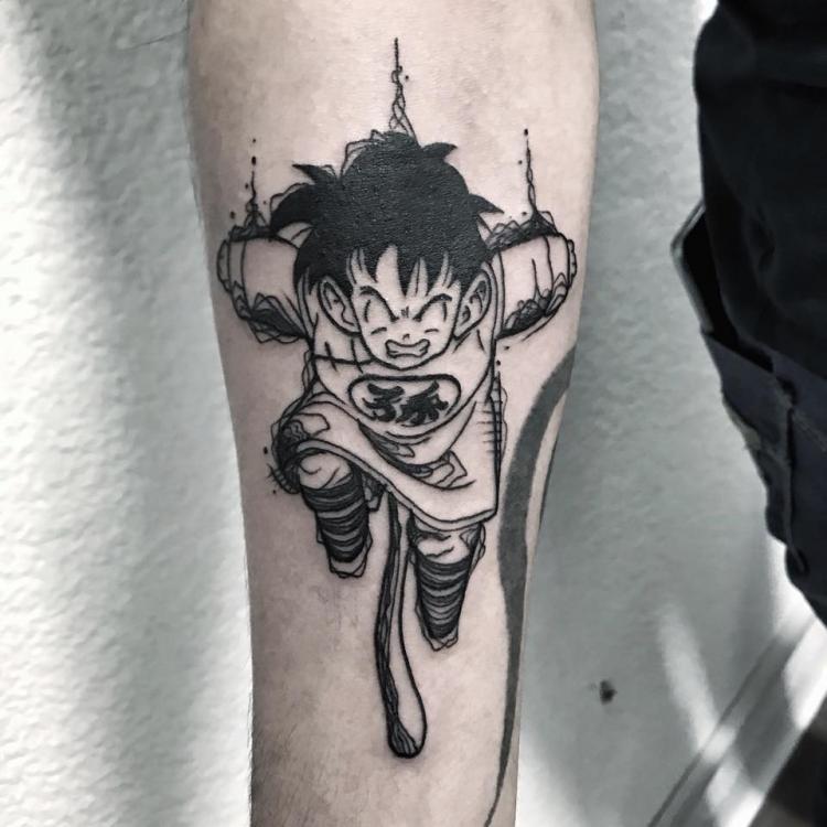 Goku Dragon Ball tatuaje realizado por Chalin Vega