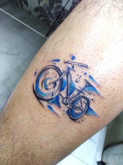 Bicicleta - Speed watercolor tatuaje realizado por Dan Cruz