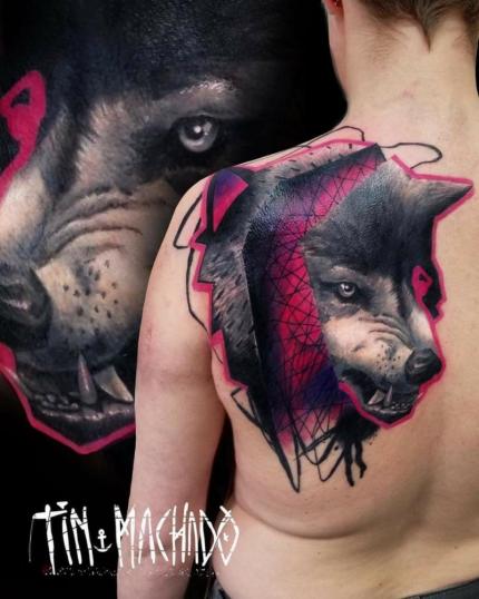 Lobo surrealita tatuaje realizado por Tin Machado