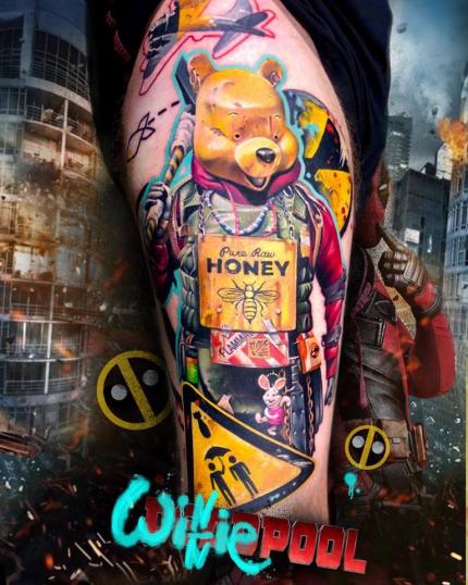 Tatuaje de Winnie the Pooh realizado por Anjelika Kartasheva tatuaje realizado por Anjelika Kartasheva
