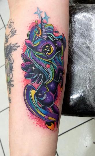 Pony kawaii tatuaje realizado por Checko Palma Tattoo