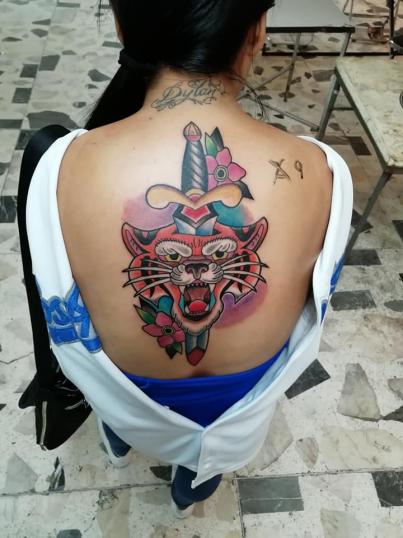 Tigre Neotradicional tatuaje realizado por Juliio Tatuajes