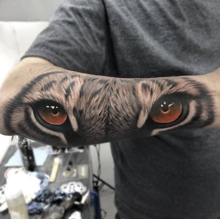 Tatuaje de Mirada de tigre en el Brazo realizado por Angel Ruiz (Hard Core) tatuaje realizado por Angel Ruiz (Hard Core)