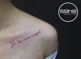 Frase yo te amo más tatuaje realizado por SOHO CUSTOM TATTOO