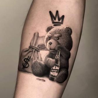 Oso black and grey tatuaje realizado por Sean tattoo