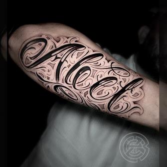 Tatuaje de nombre Abel lettering realizado por Eddy Gl tatuaje realizado por Eddy Gl
