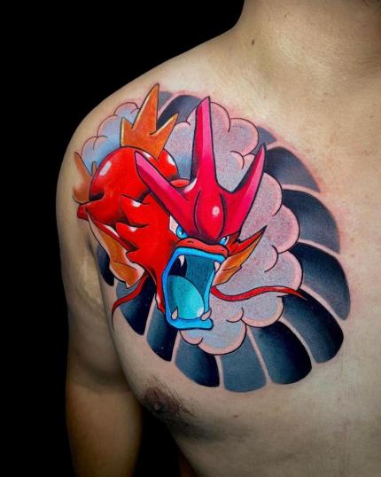 Gyarados rojo pokemon por el mau calavera tatuaje realizado por El Mau Calavera