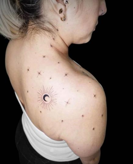 Tatuaje de lluvia de estrellas por SOHO CT tatuaje realizado por SOHO CT