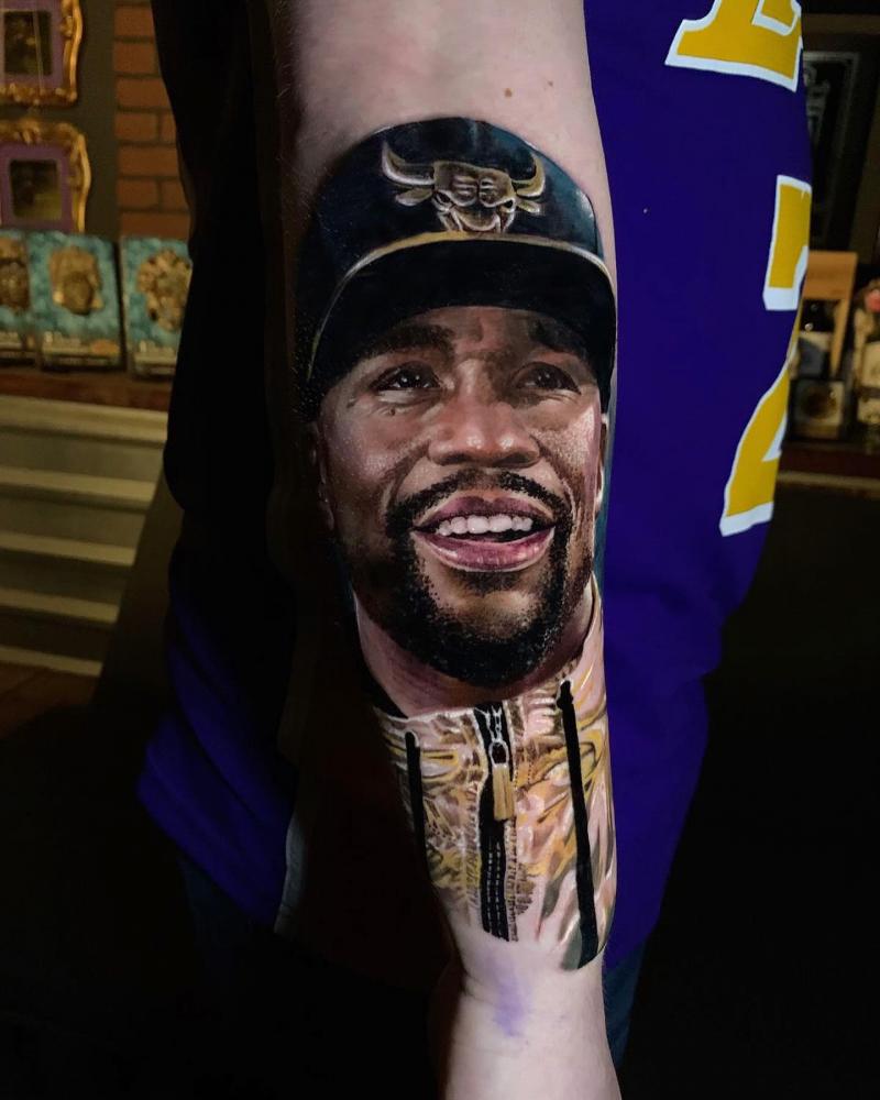 Tatuaje de Floyd Mayweather realizado por Chui vm tatuaje realizado por Chui vm