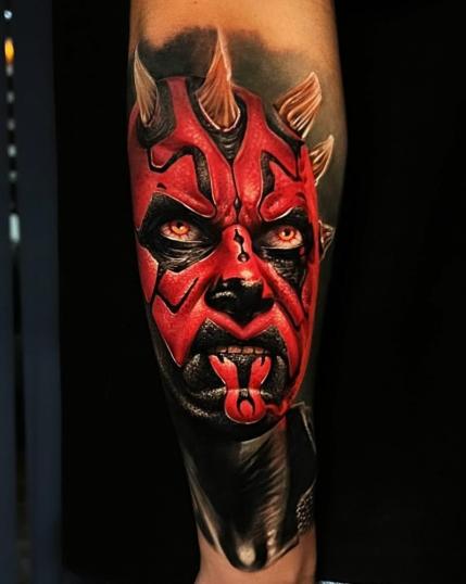 Tatuaje de Darth Maul realizado por Suriel Robles tatuaje realizado por Suriel Robles
