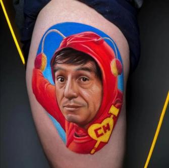 Tatuaje del chapulin colorado realizado por Javier Avila tatuaje realizado por Javier Avila