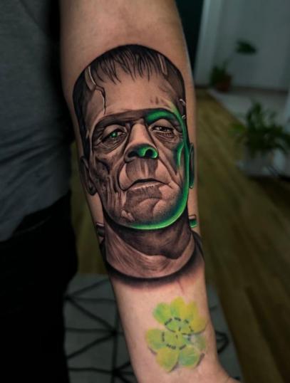 Tatuaje de Dr. Frankenstein realizado por Angel Ruiz (Hard Core) tatuaje realizado por Angel Ruiz