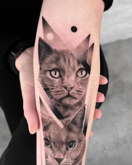 Tatuaje de gatos grises realizados por Robert Pavez tatuaje realizado por Robert Pavez