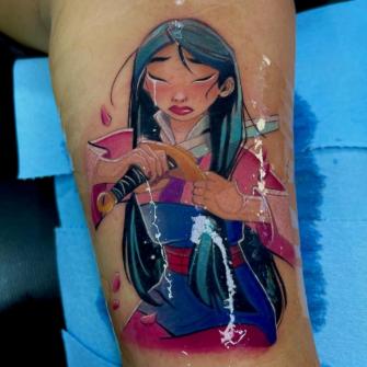 Tatuaje de Fa Mulán realizado por Denisse Ballin tatuaje realizado por Denisse Ballin