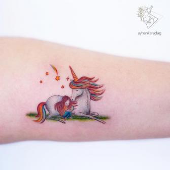 Tatuaje de unicornio realizado por Ayhan Karadag tatuaje realizado por Ayhan Karadag