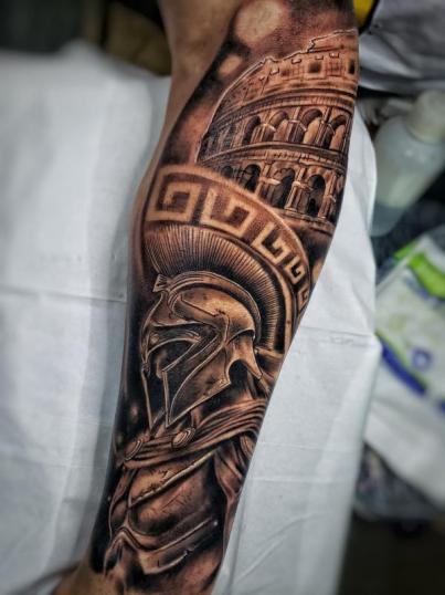 Tatuaje de gladiador en realismo realizado por Jose Angel Tattoo tatuaje realizado por Jose Angel Tattoo