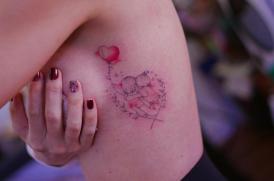 Tatuaje de mama e hija realizado por Seoeon tatuaje realizado por Seoeon