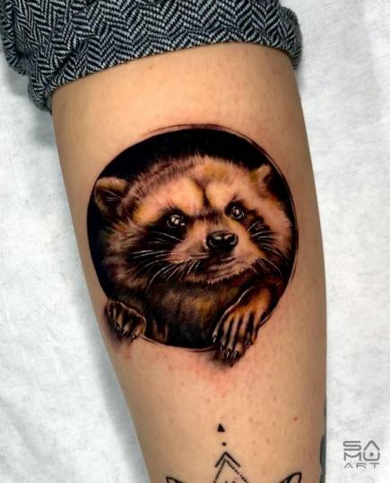 Tatuaje de mapache realizado por Samu Moreno tatuaje realizado por Samu Moreno