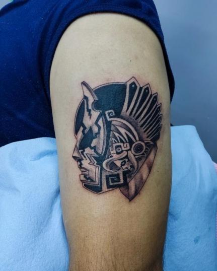 Tatuaje de mascara de lucha libre black and grey realizado por Emmanuel Six tatuaje realizado por Emmanuel Six