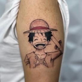 Tatuaje de One Piece en el brazo realizado por laloncherita tatuaje realizado por laloncherita