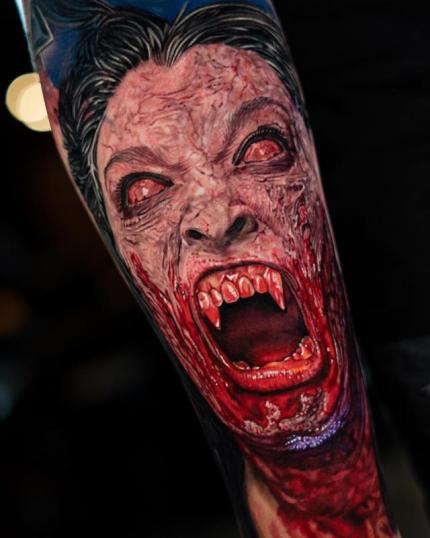 Tatuaje de vampiro en realismo realizado por Hans Felipe Pico Pulido tatuaje realizado por Hans Felipe Pico Pulido